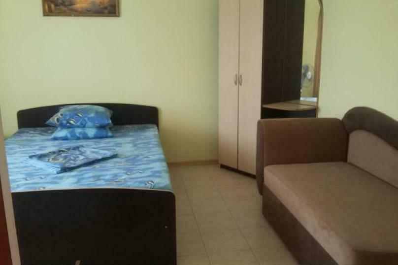 <span style="font-weight: bold;">Четырехместный номер с общей ванной комнатой</span>