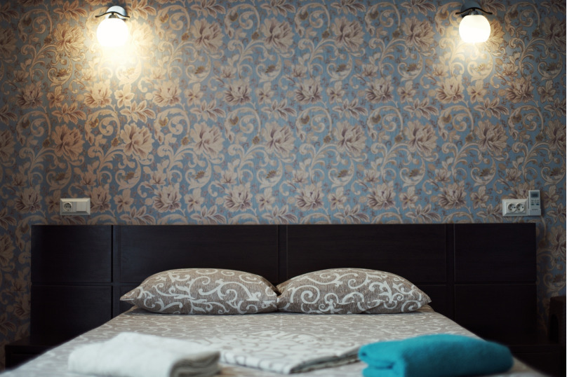 <span style="font-weight: bold;">Улучшенный трехместный номер с собственной ванной комнатой </span><br>